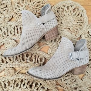 Dolce Vita Taupe Simon Ankle Boot Bootie Perforated Suede Buckle 7.5